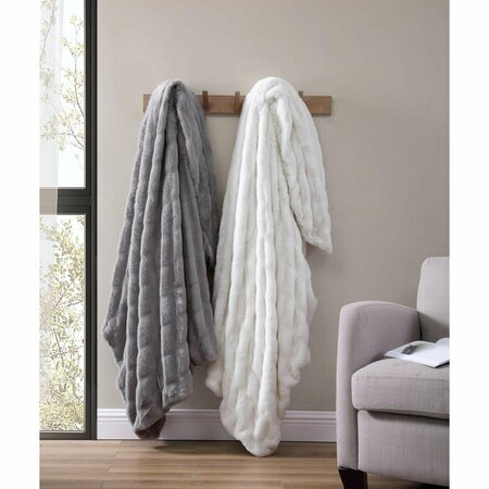 ESCENOGRAFIA 50 x 70 in. Juniper Faux Fur Throw, Gray ES2969996